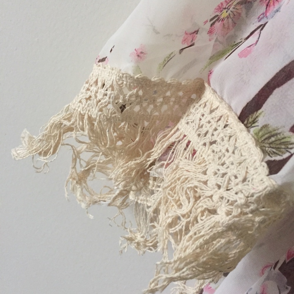 Floral Print Kimono - Picture 3 of 6